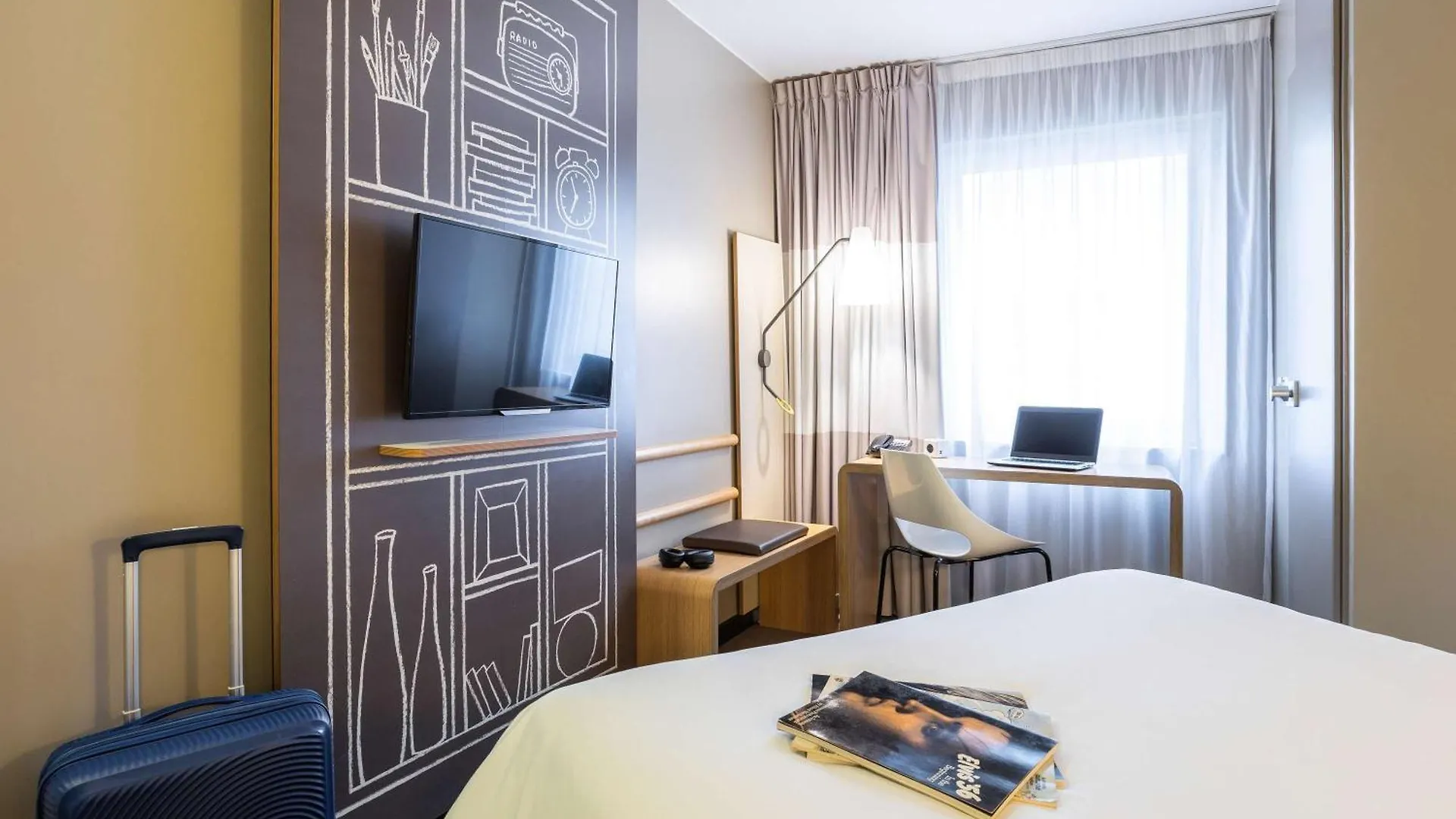 Ibis Brussels City Centre 3*,