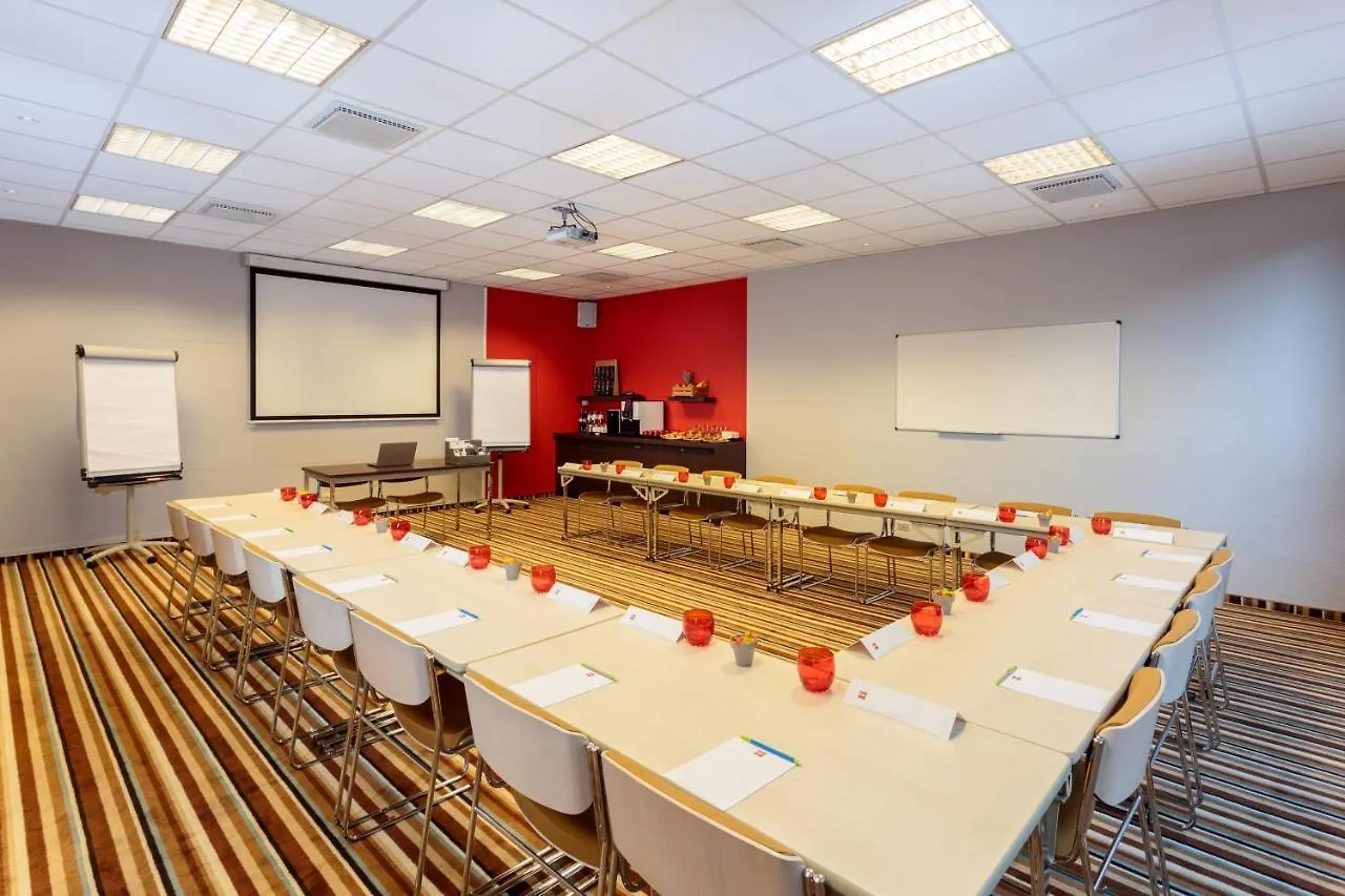 Ibis Brussels City Centre 3*,
