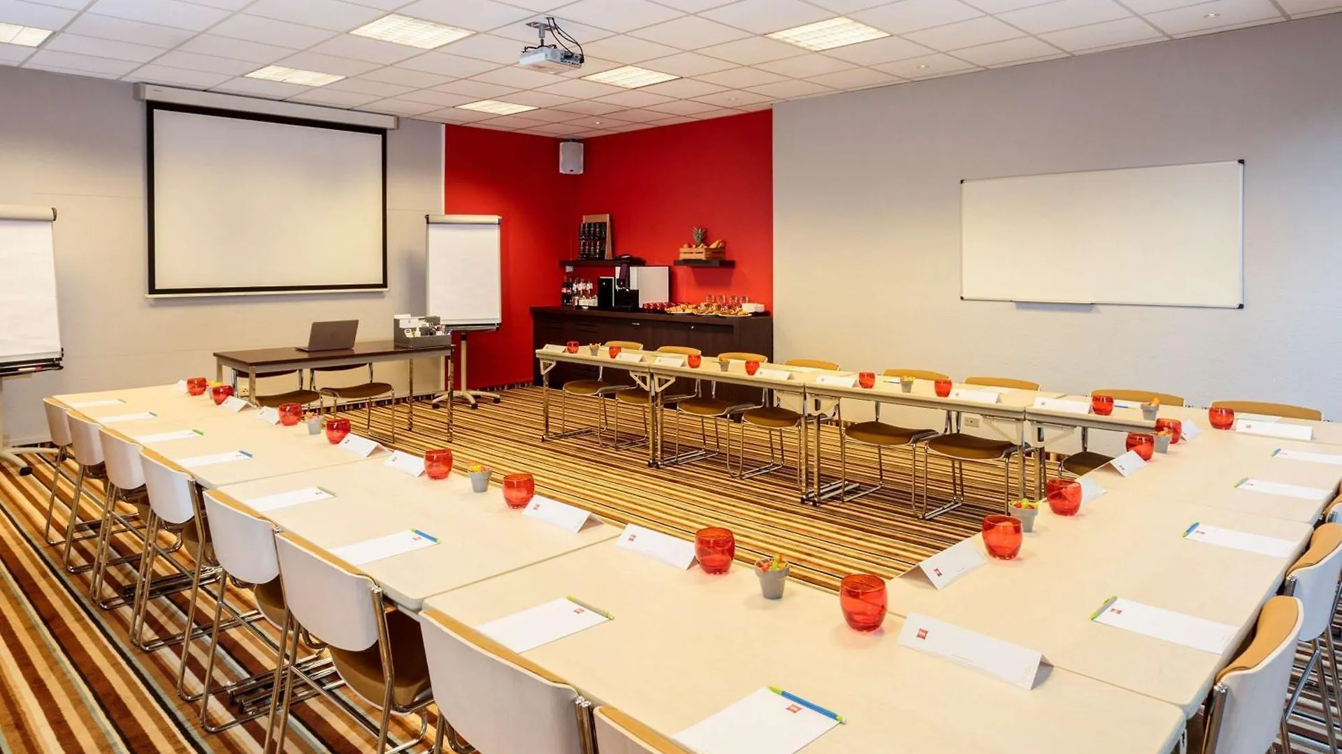 Ibis Brussels City Centre 3*,